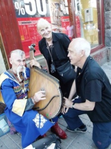 Квітень - жовтень 2014 р. Київ, Лівадія.