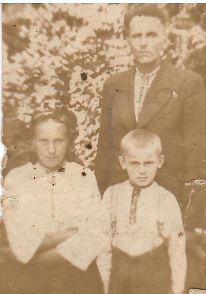1. Дитинство на Городенківщині  (листопад 1937 – лютий 1956 рр..)