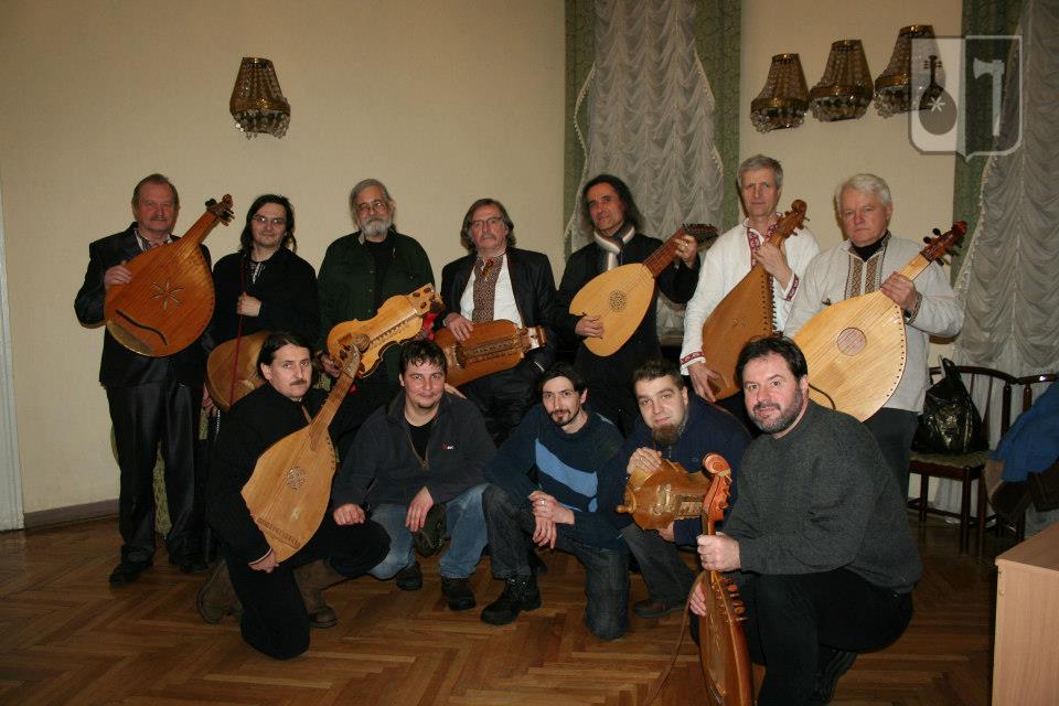 Хранителі кобзарських традицій.
