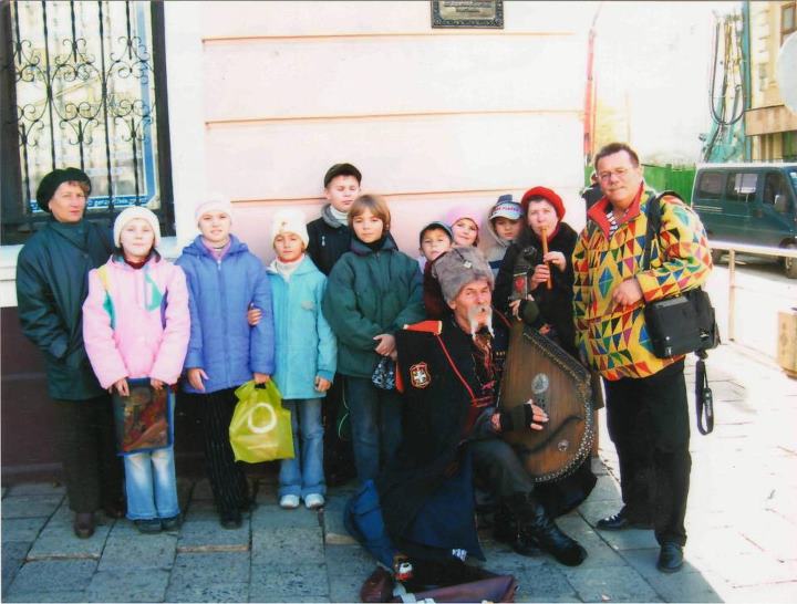 1б. З бандурою по Україні (Захід).