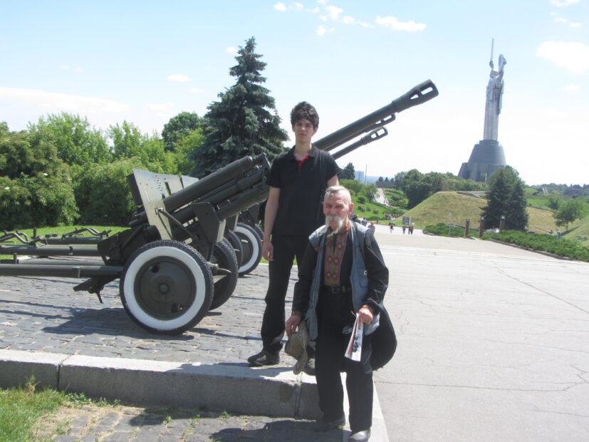 2б. Кобзарювання в Києві + родинні візити.